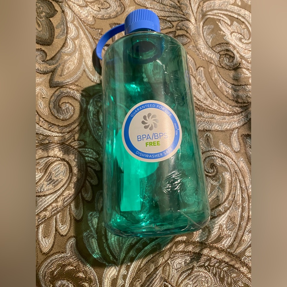 Nalgene 32oz water bottle